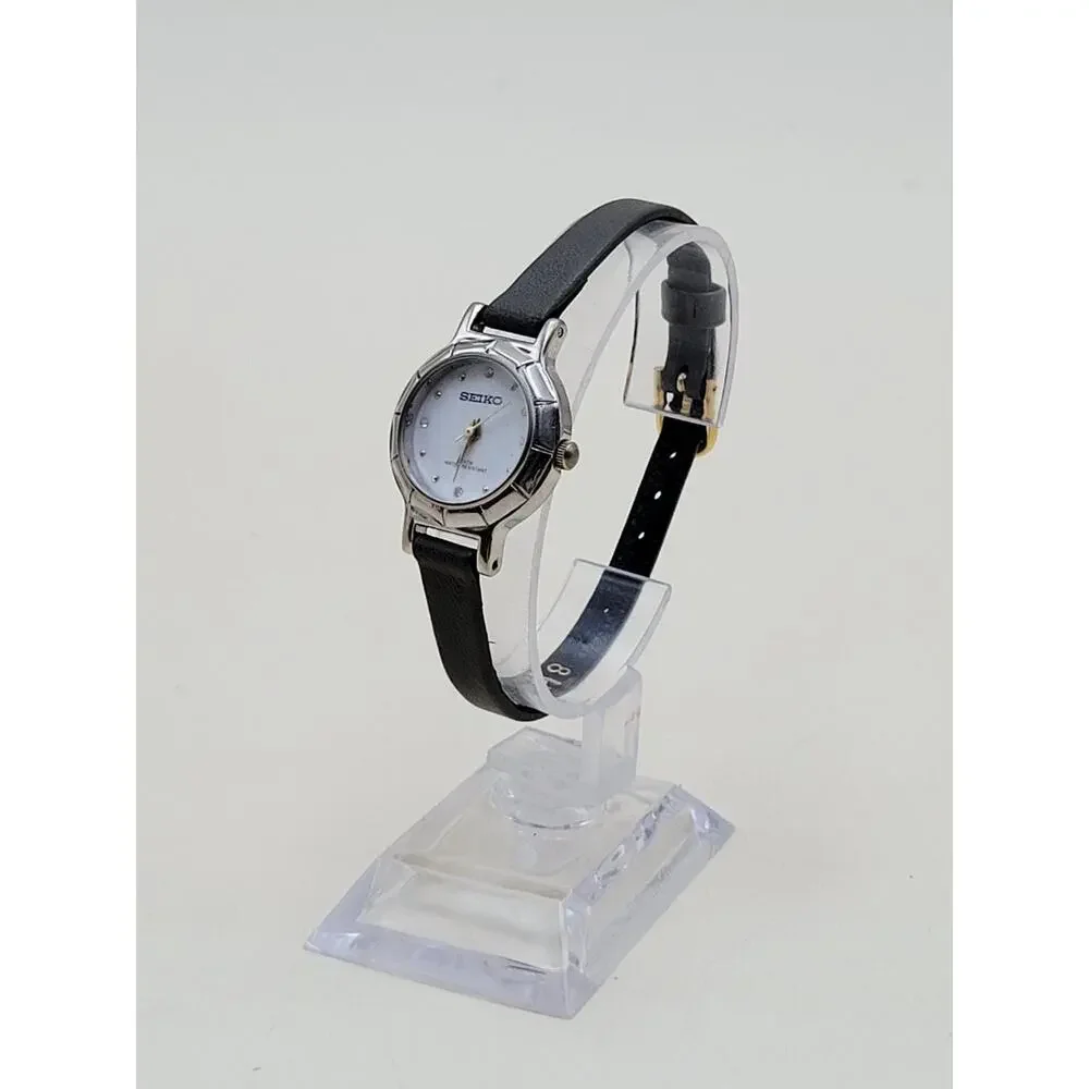 Vintage Seiko 6530-6040 Womens Wristwatch Silver Stainless Steel Leather